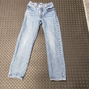 Women's 501 Levi's Premium size 25W / 28L stonewash